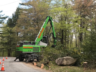 sennebogen 718 vs bucket truck