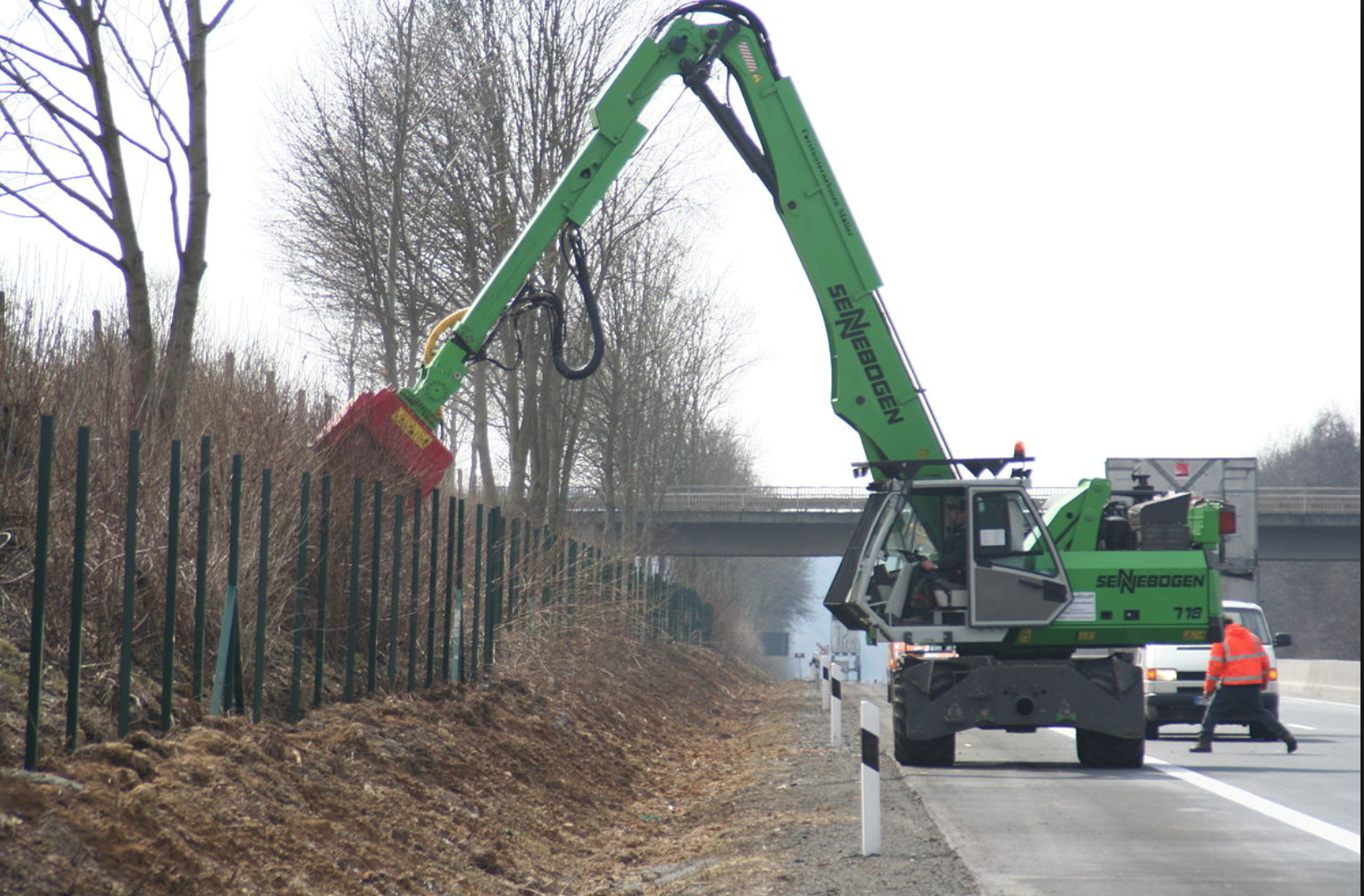 roadside mulching 718e